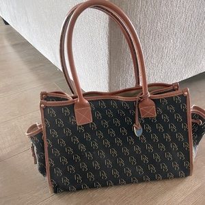 Used dooney and bourke hand bag